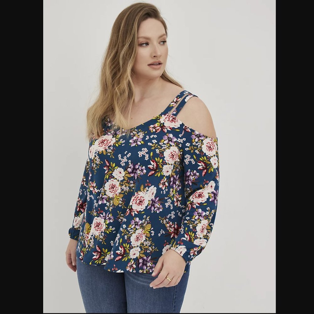 NEW Knit Crepe V-Neck Cold Cutout Cold Shoulder Top 5X